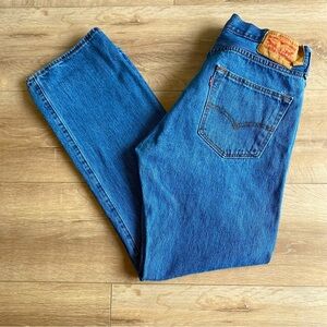 Vintage Levi’s 501 button fly men’s 34/30 denim jeans